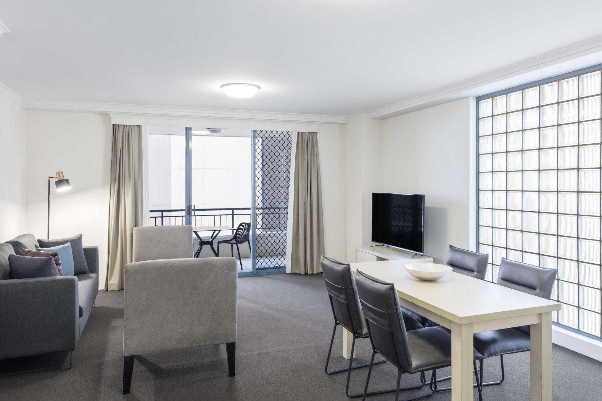 Oaks Castlereagh Aparthotel Sydney