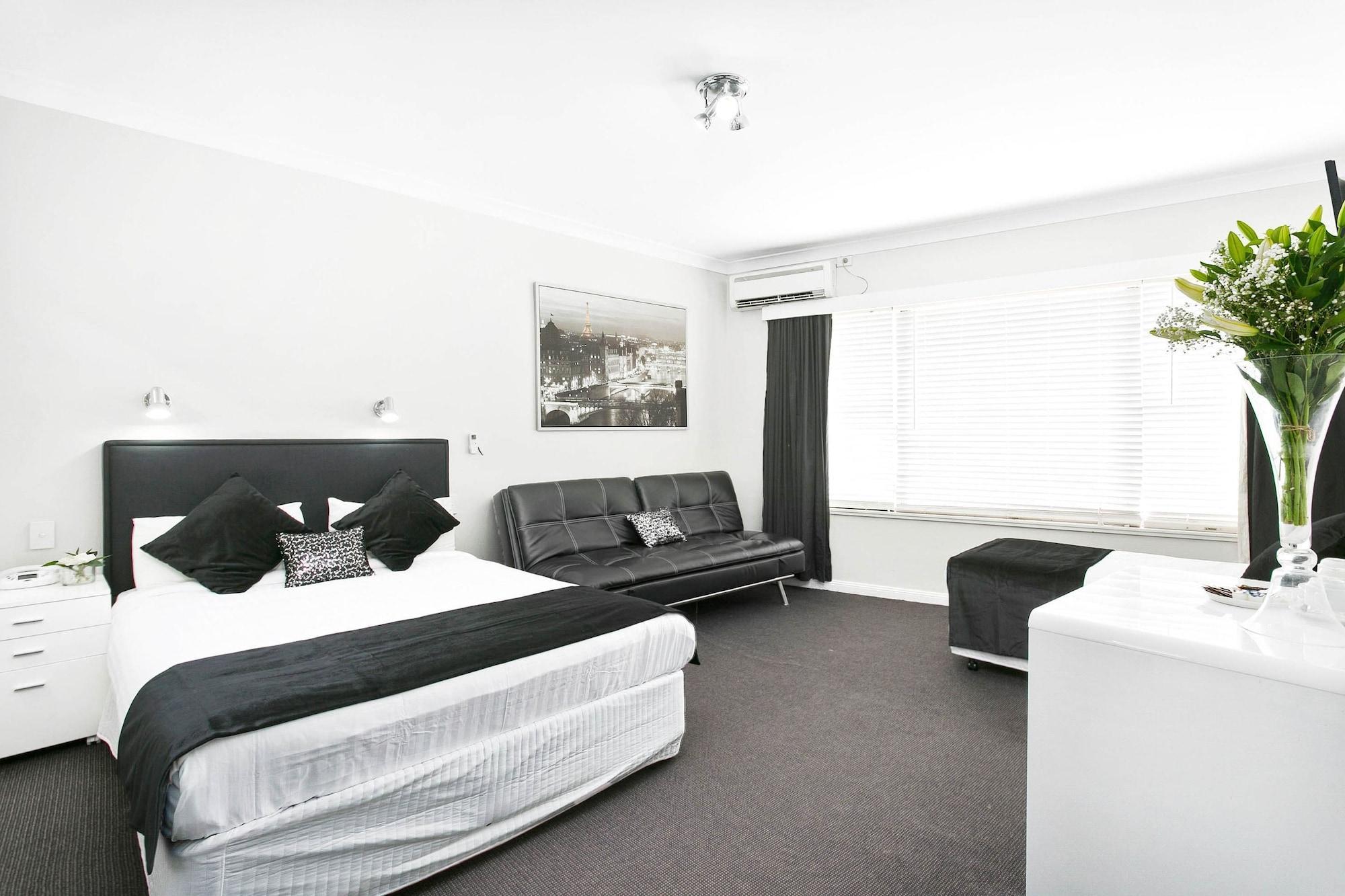 Airport Hotel 3*