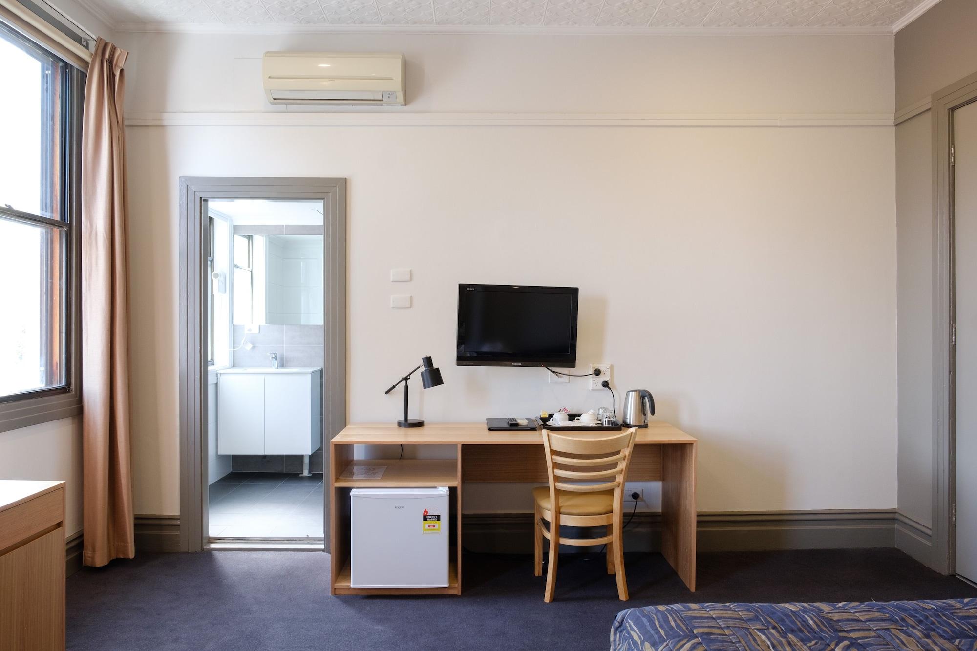 Royal Exhibition Inn 3*