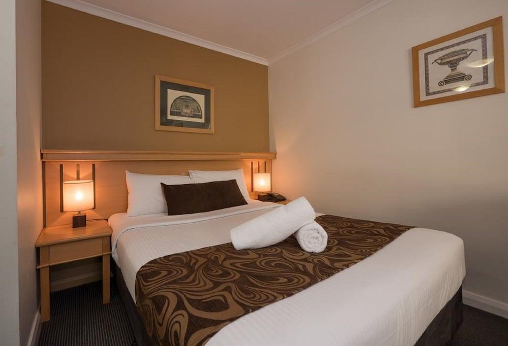 Napoleon On Kent Aparthotel