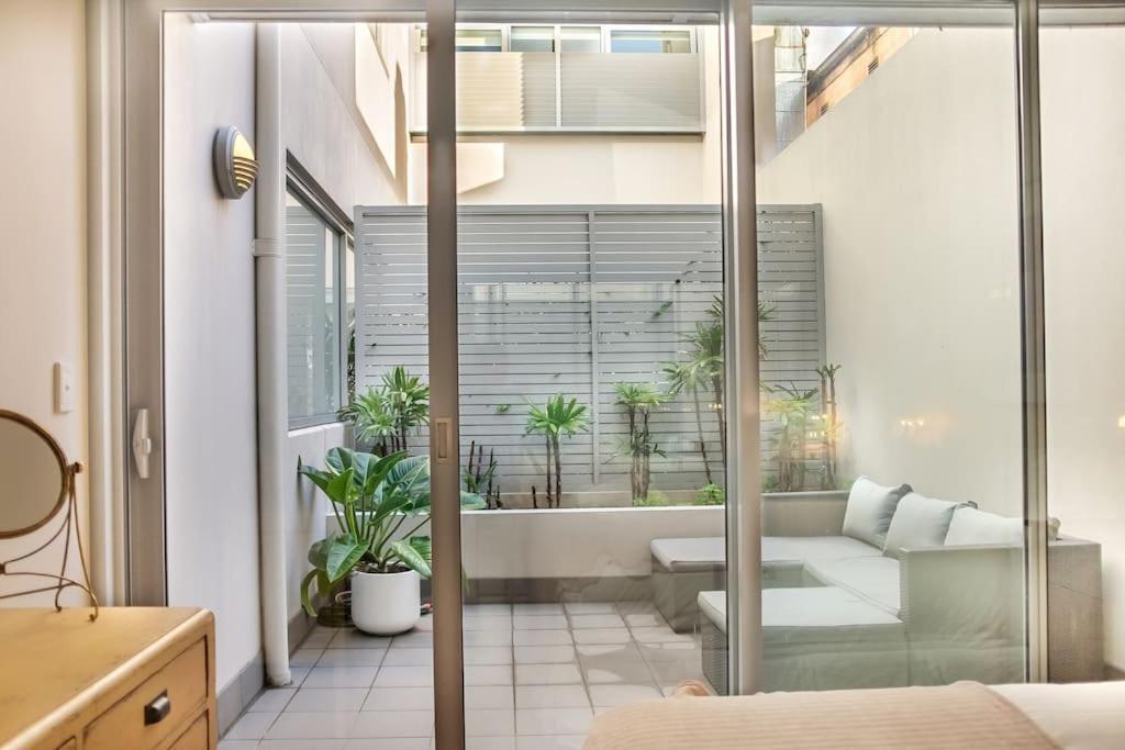 Sprawling Modern Pad By Dreams Apartment *