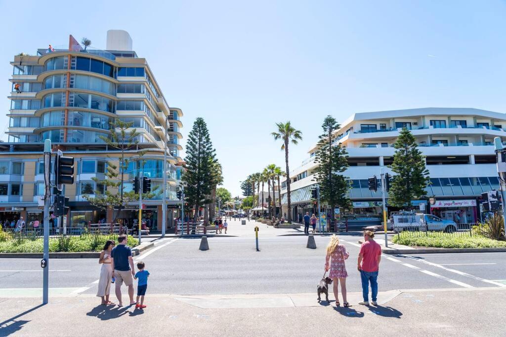 Edward Escape - Short Walk To Apartment Sydney