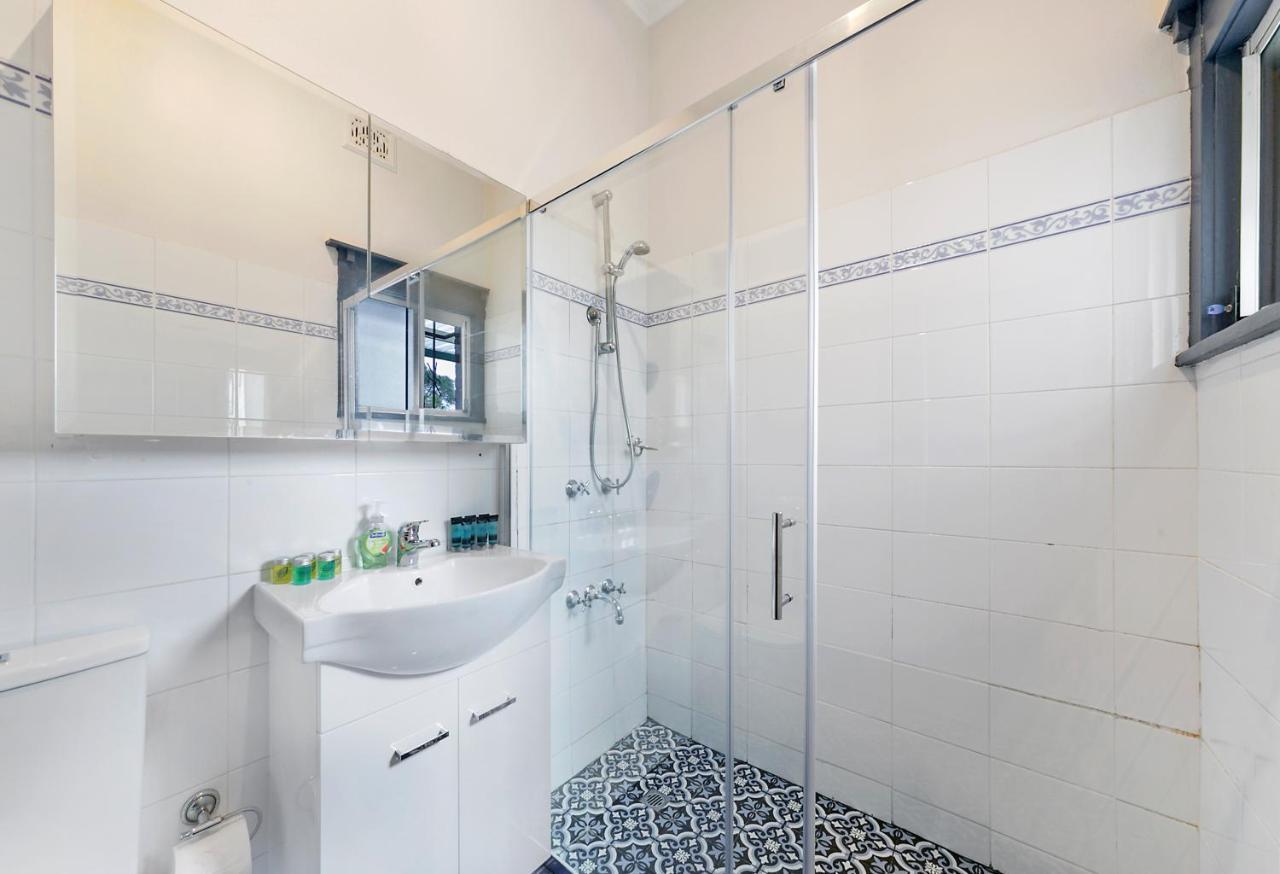 Kozyguru Arncliffe Airport Luxury Renovated 3 Bed Free Parking Nar232 Sydney