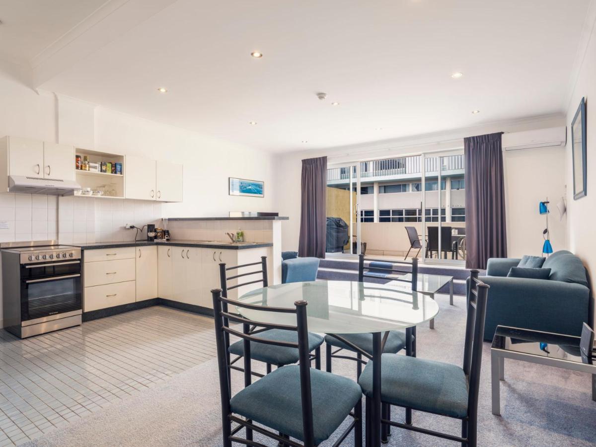 1br Unit At Manly With Pool & Hot Tub Apartment