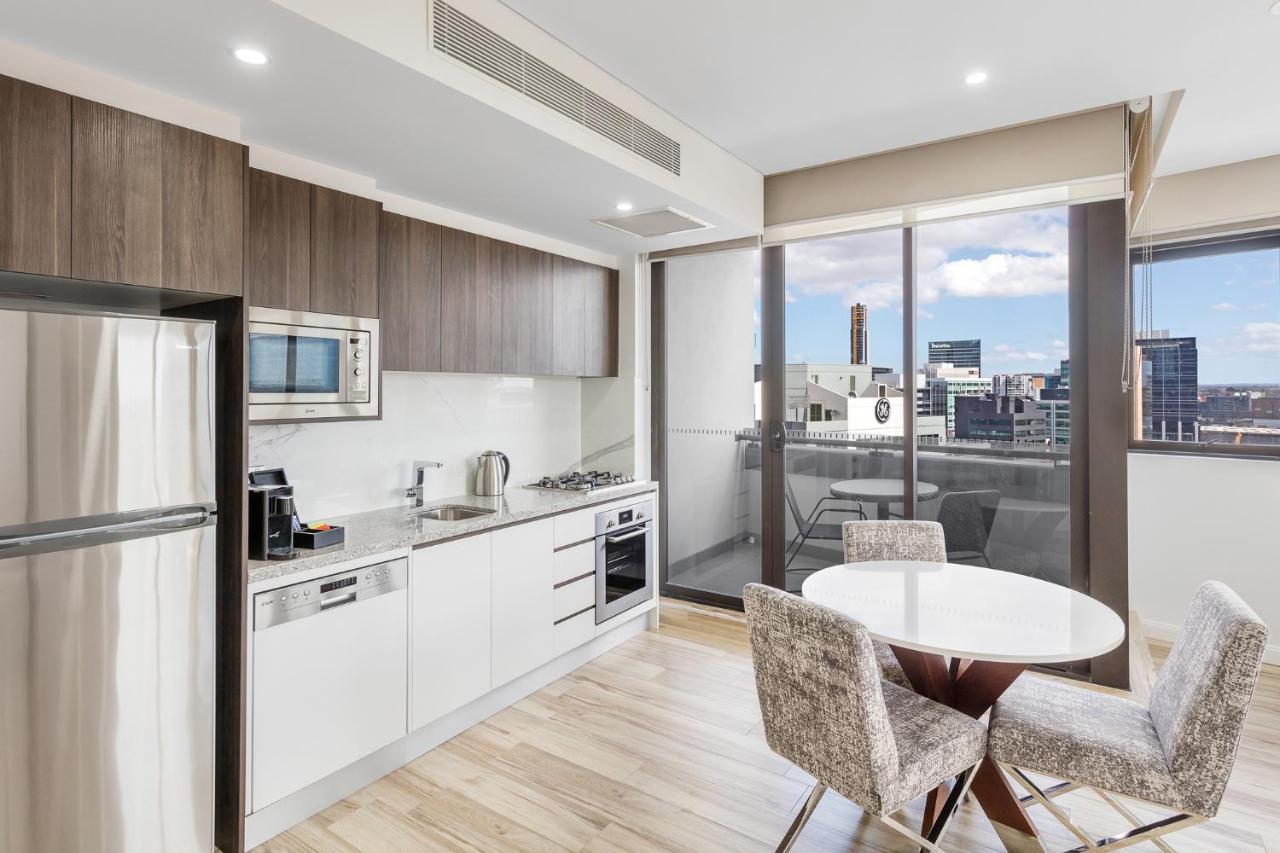 Hotel Meriton Church Street, Parramatta Sydney