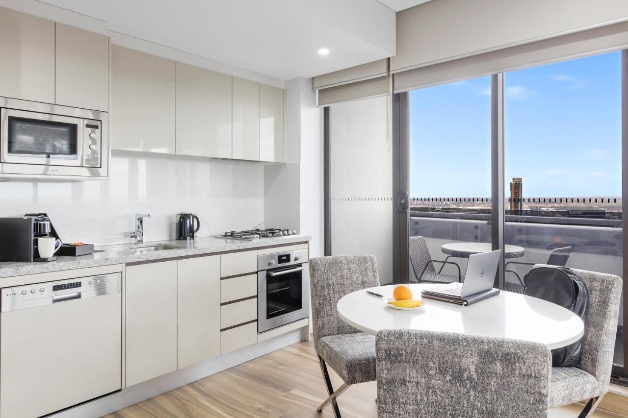 Hotel Meriton Church Street, Parramatta Sydney