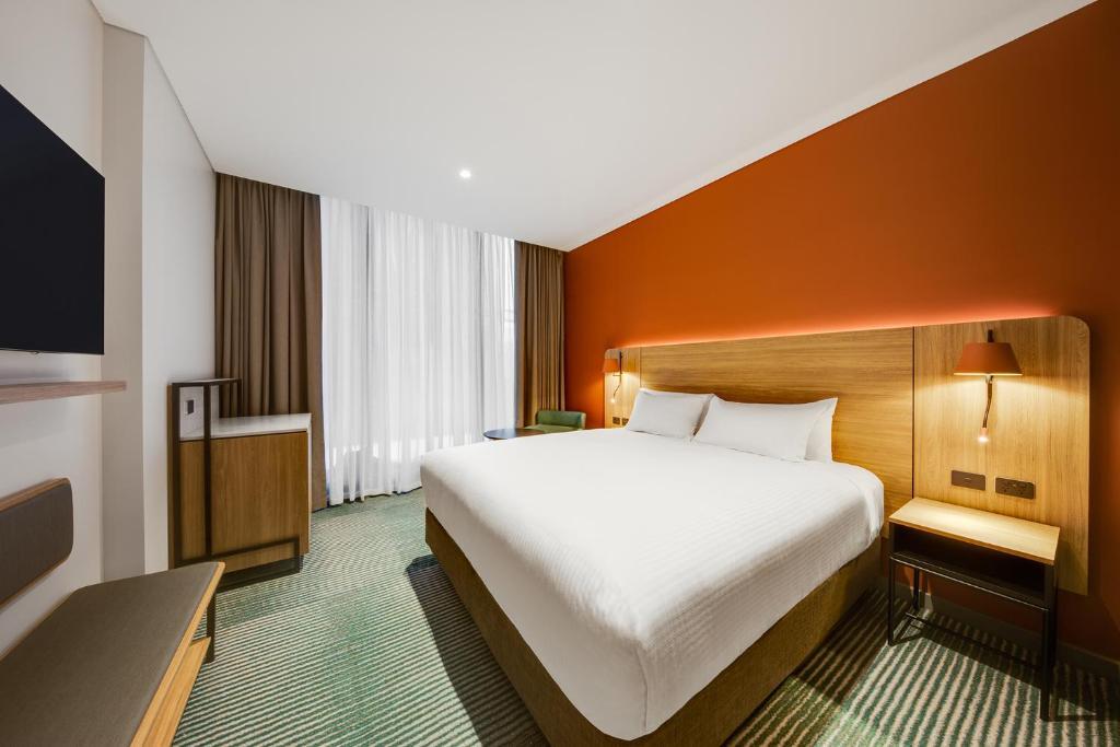 Hotel Travelodge Hurstville 3*