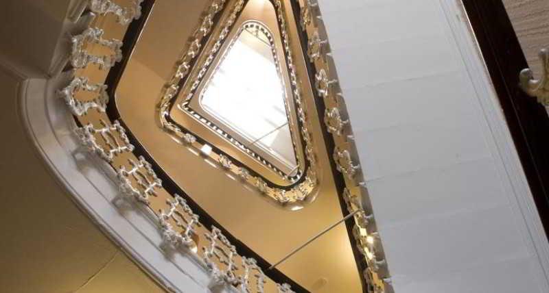 Oxford House Hotel 4*