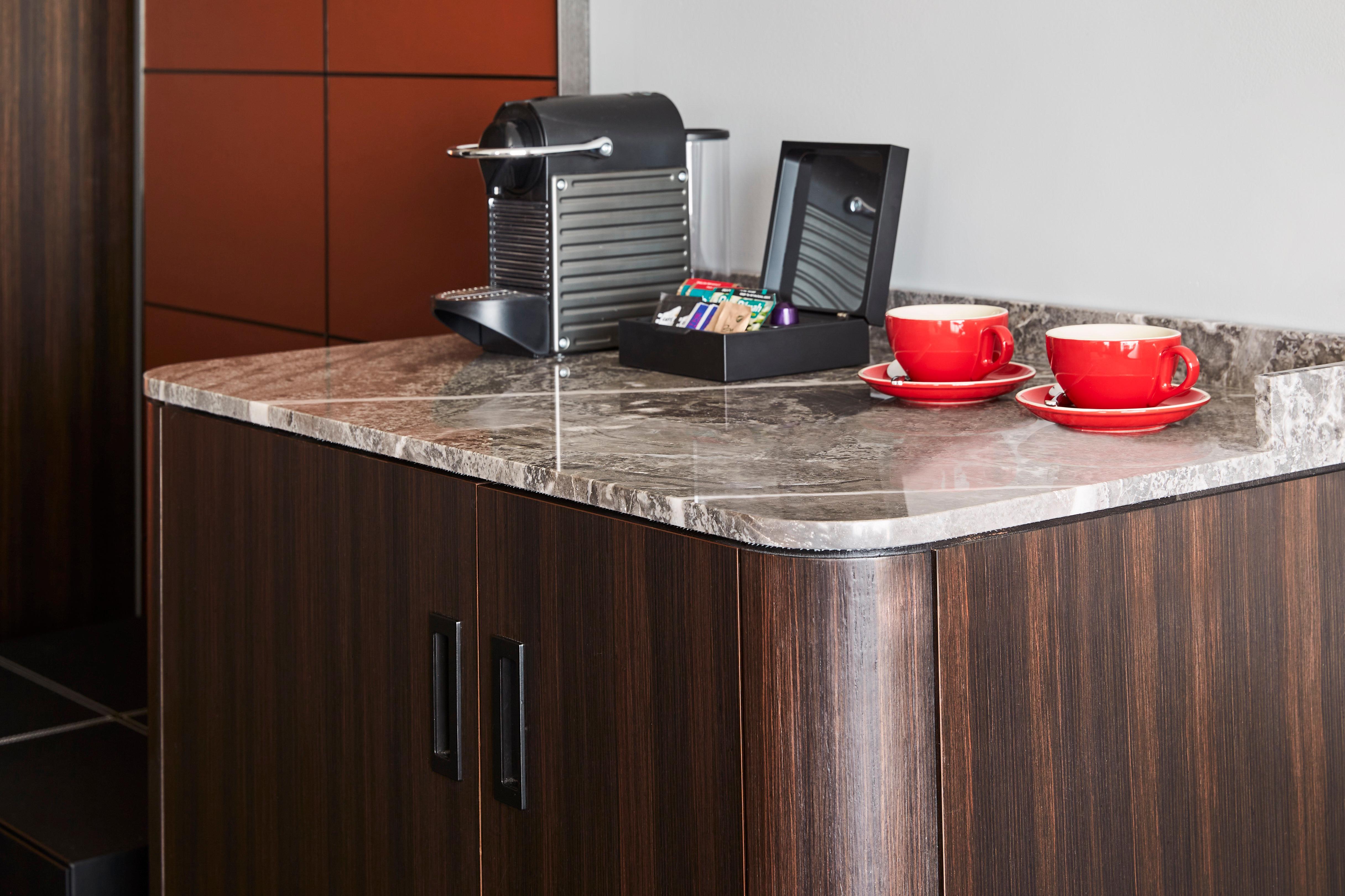 Crowne Plaza Airport By Ihg Hotel