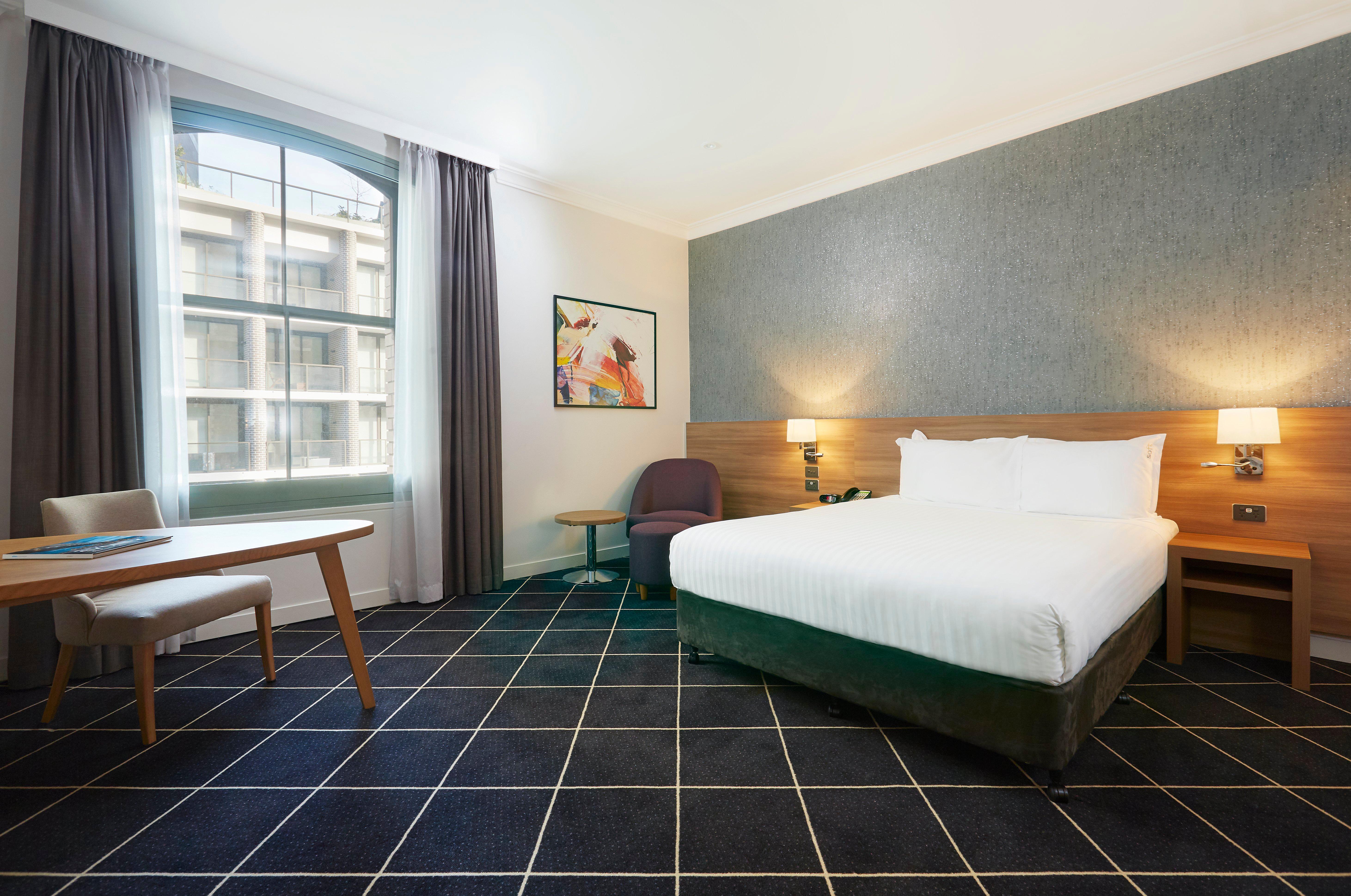 Hotel Furama Darling Harbour 4*