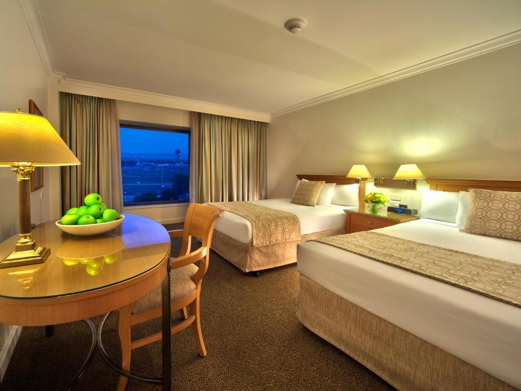 Hotel Stamford Plaza Airport & Conference Centre 5*