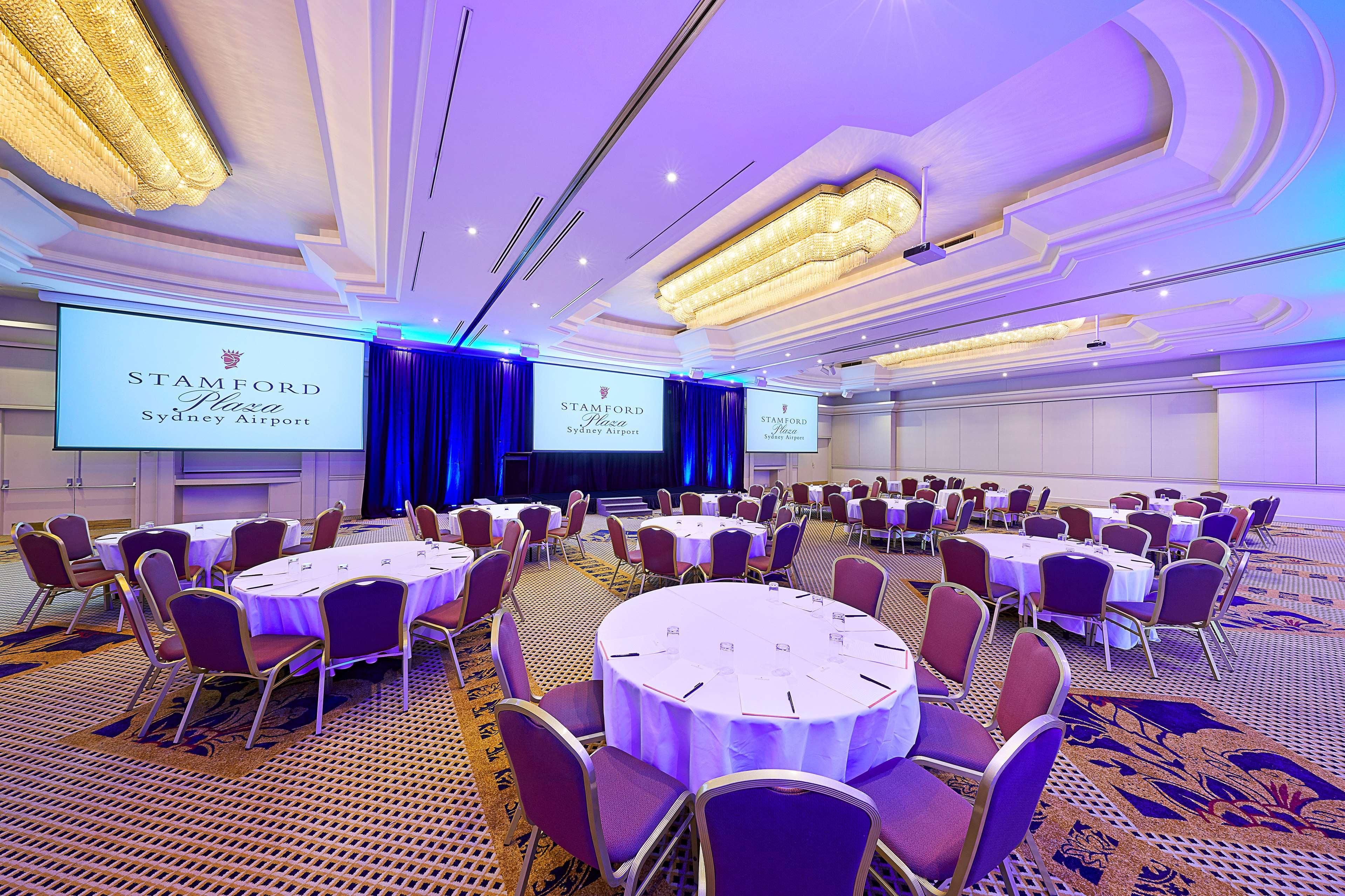 Stamford Plaza Airport & Conference Centre 5*