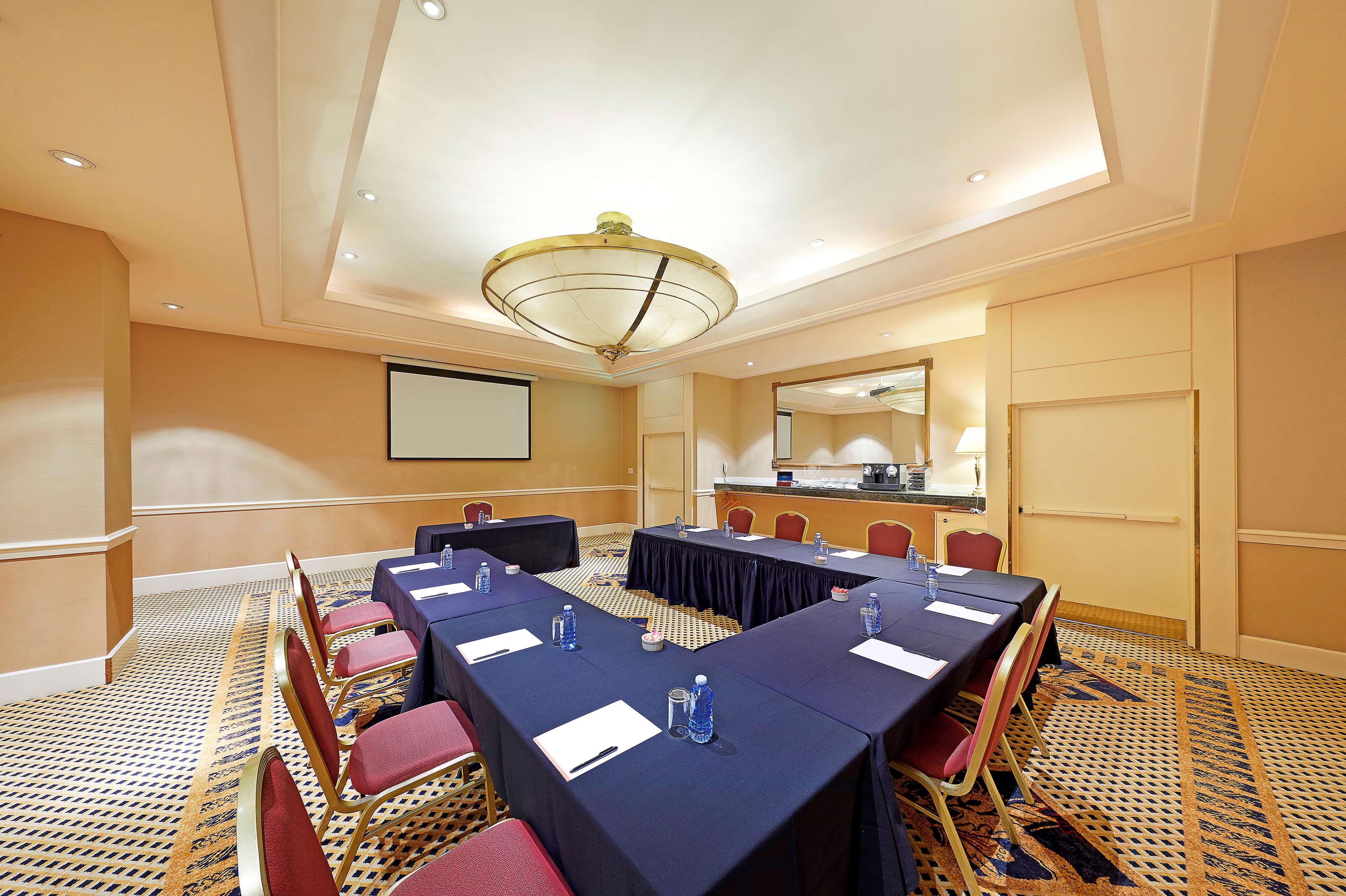 Stamford Plaza Airport & Conference Centre Hotel