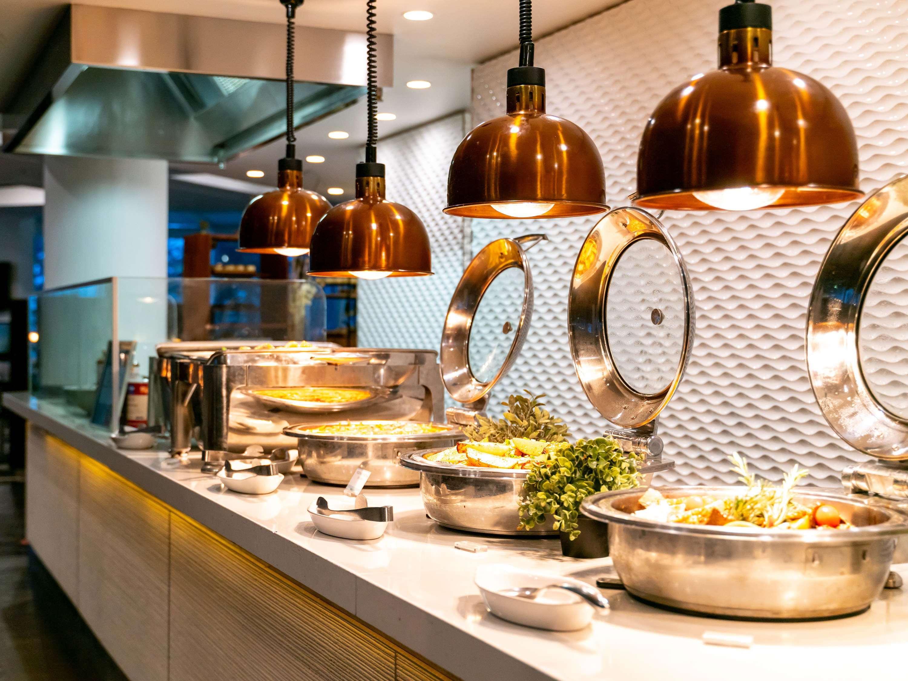 Novotel Brighton Hotel 4*