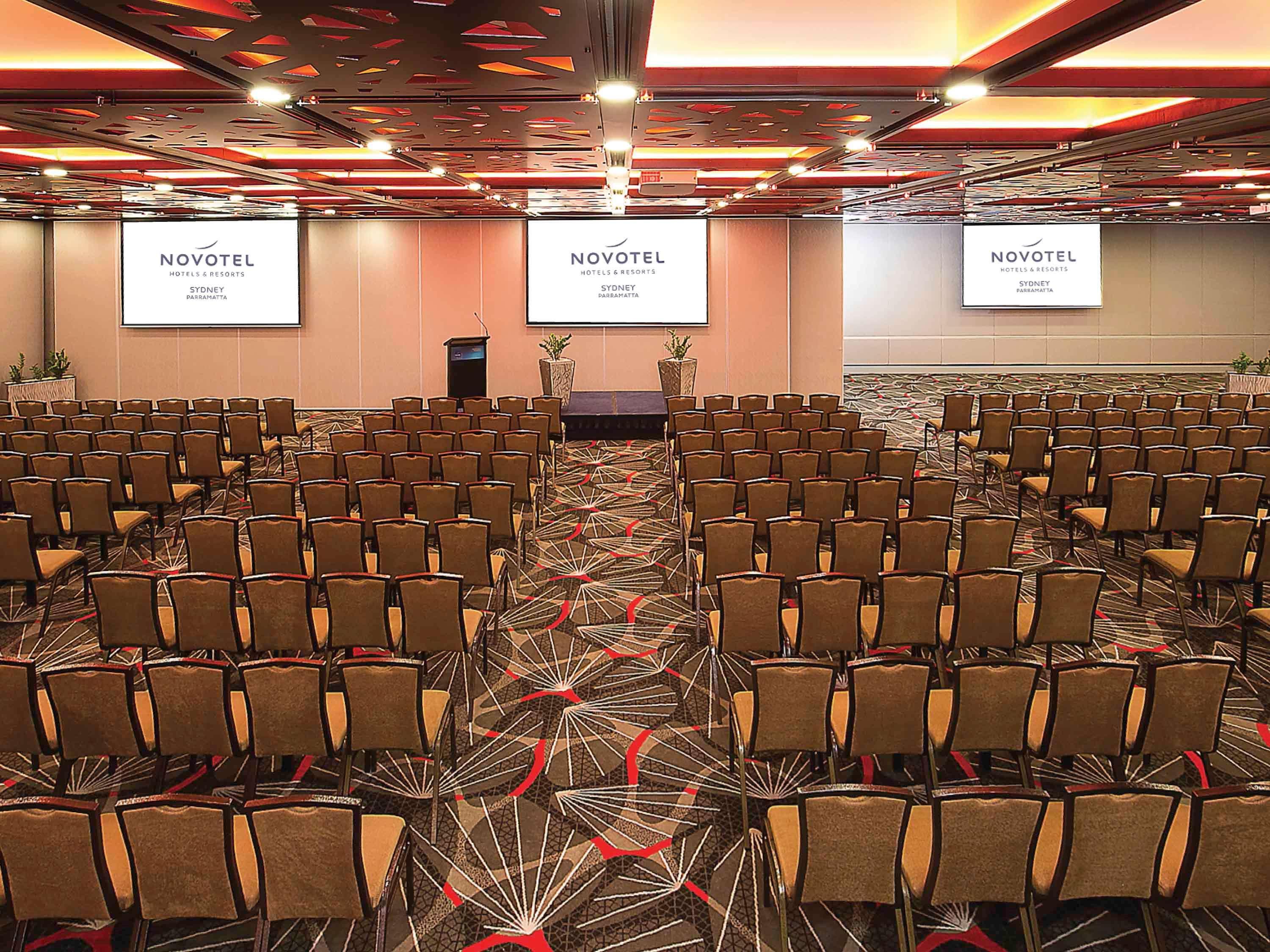 Novotel Parramatta 4*