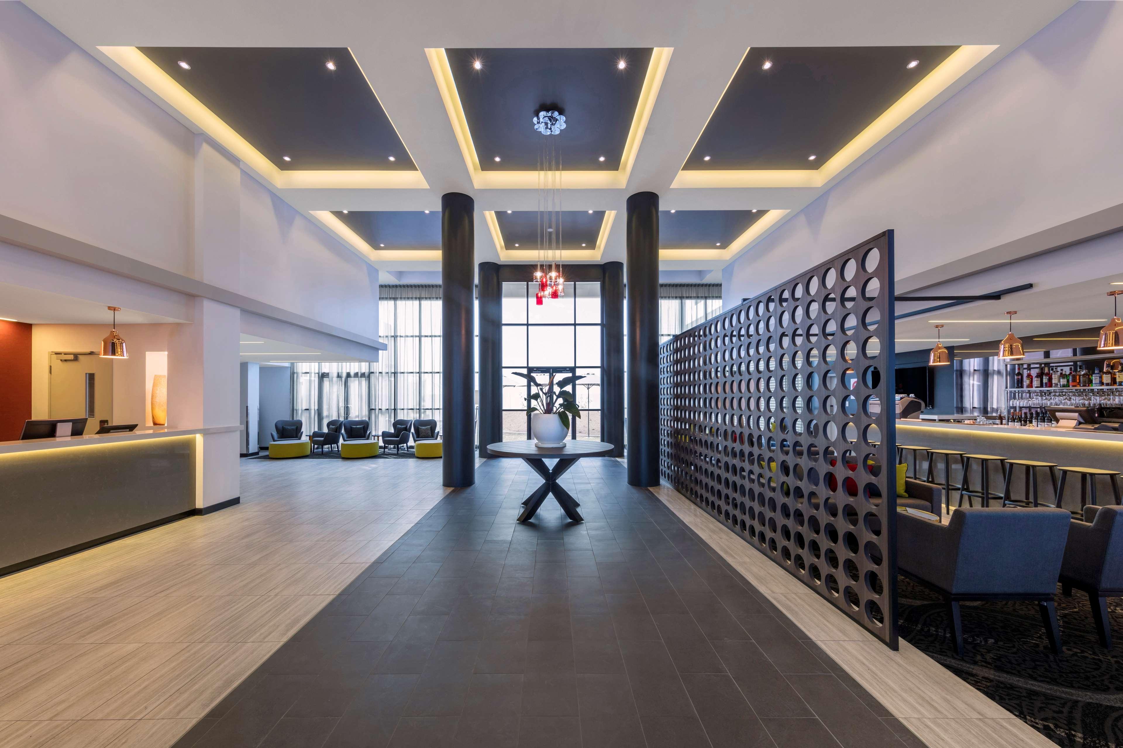 Travelodge Airport Hotel
