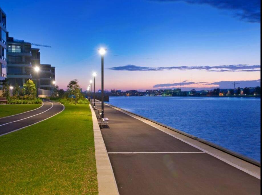 Stunning View 2bed 2bath Apartment Sydney