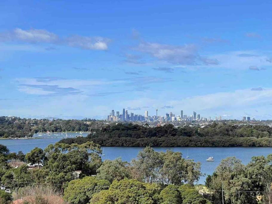 Stunning View 2bed 2bath Sydney