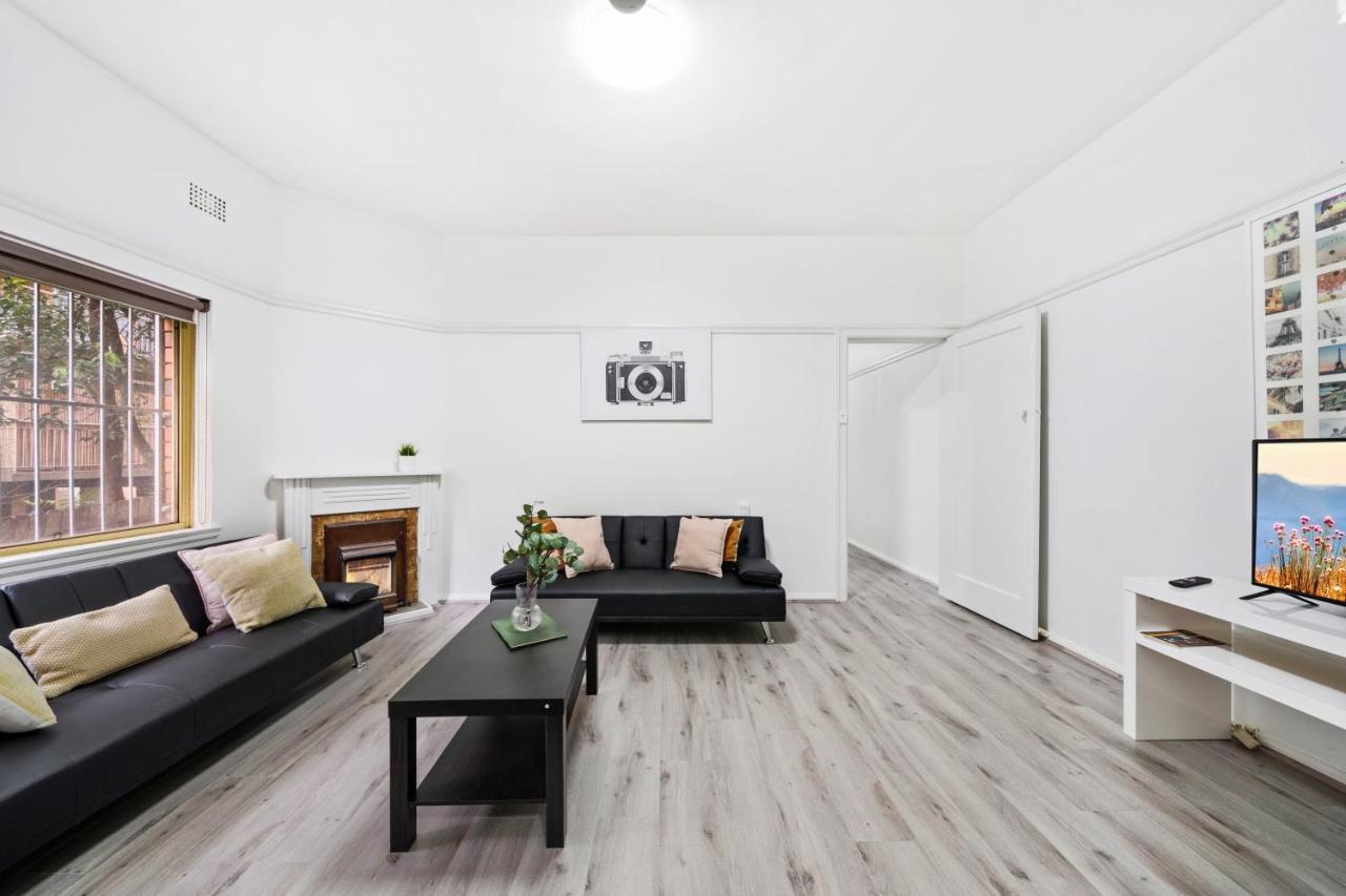 Burwood New 2 Bedroom 2 Bathroom Apartment *