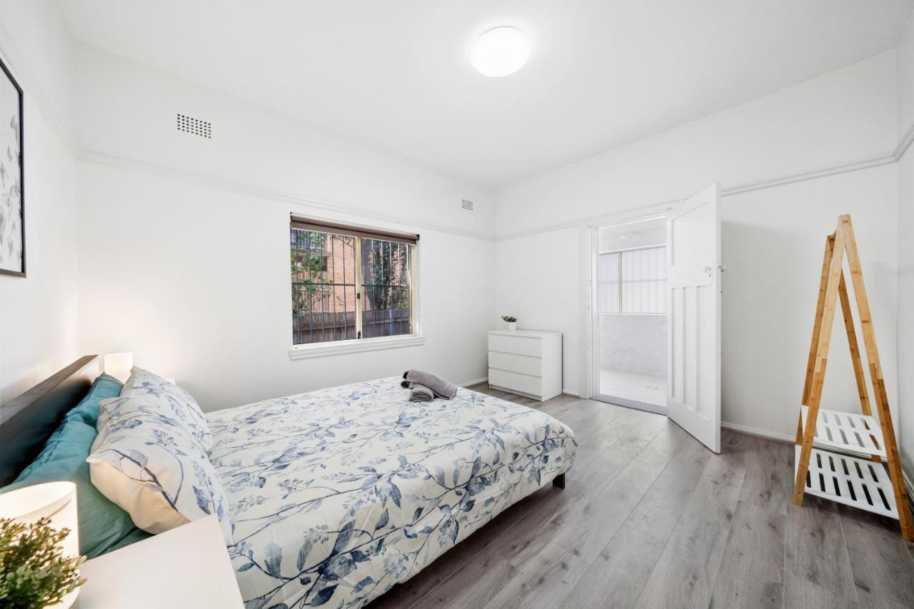 Burwood New 2 Bedroom 2 Bathroom Apartment *
