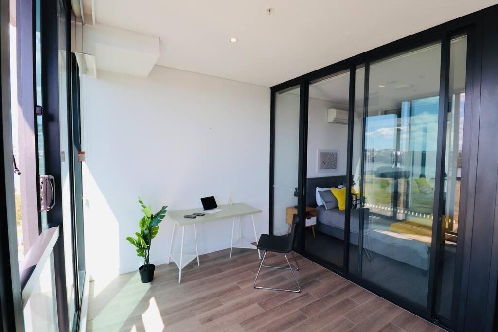 Lovely Waterview 1 Bedroom +study+free Parking *