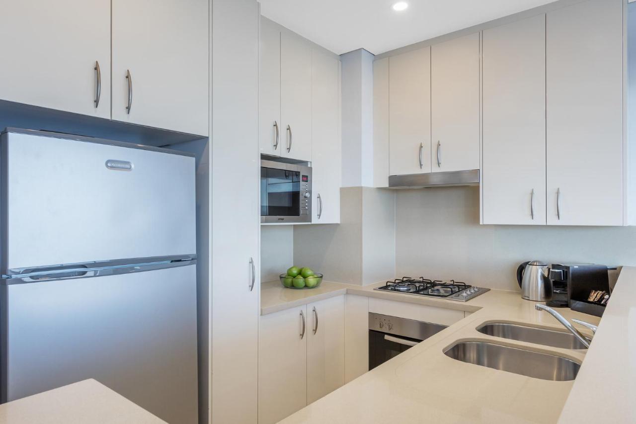 Meriton Kent Street,