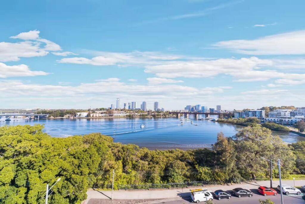 Water View 3 Bedroom Holiday With Free Park Sydney