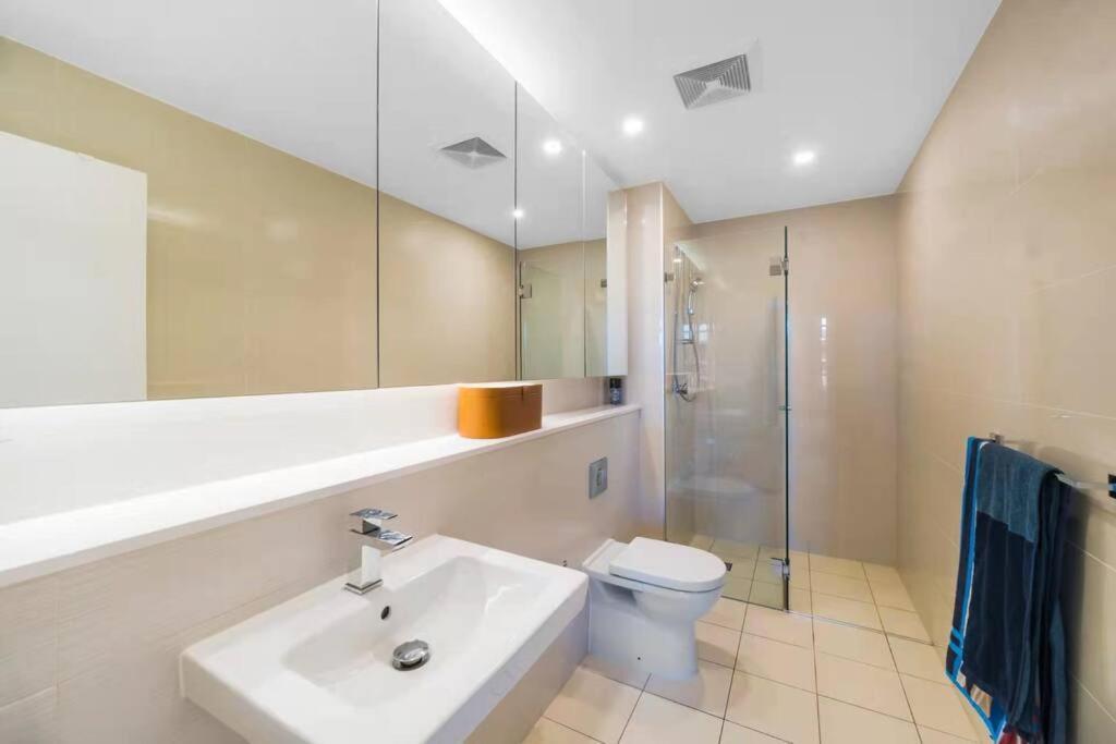 Apartment Water View 3 Bedroom Holiday With Free Park *