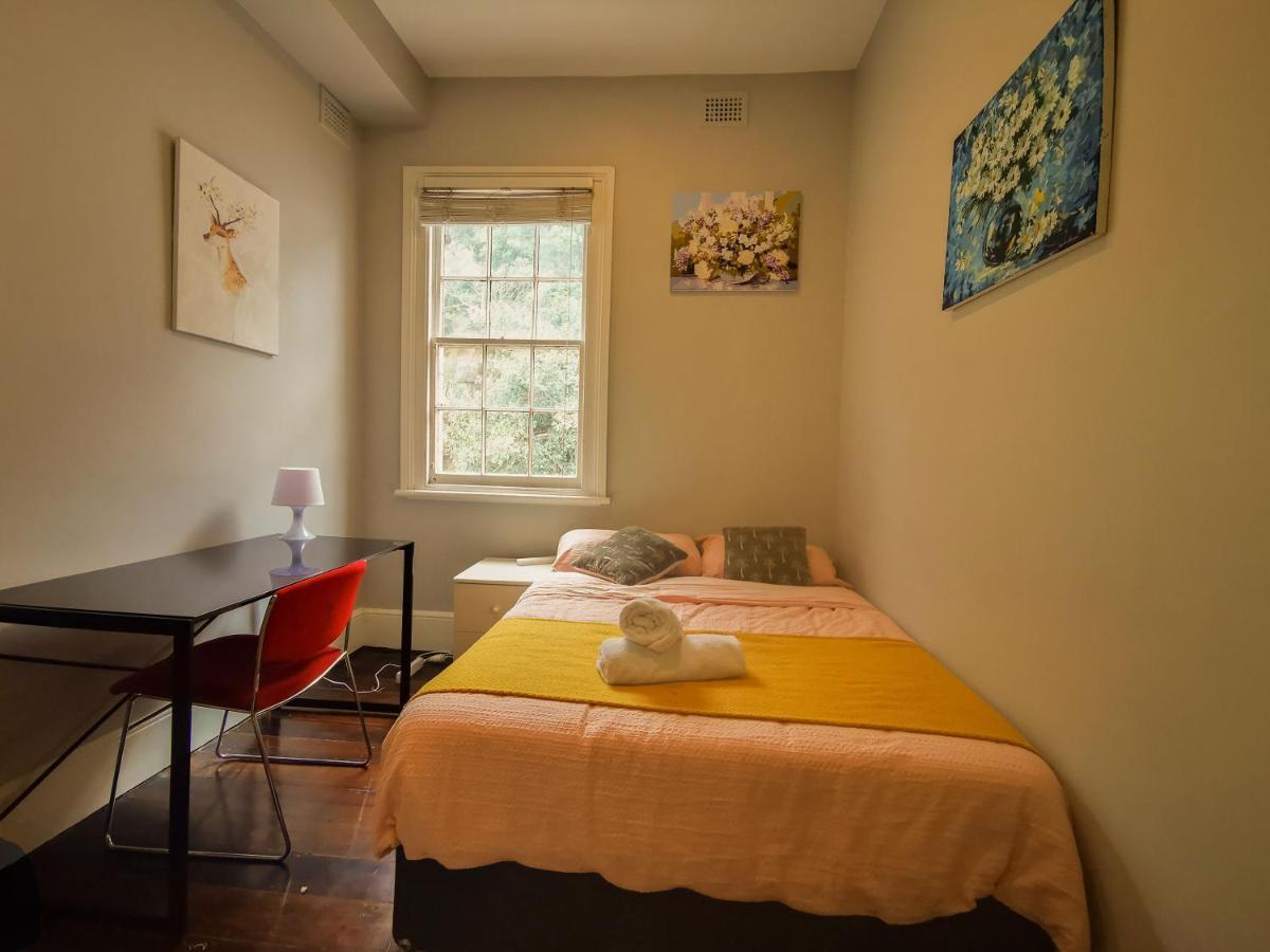 Kent Terrace Homestay *