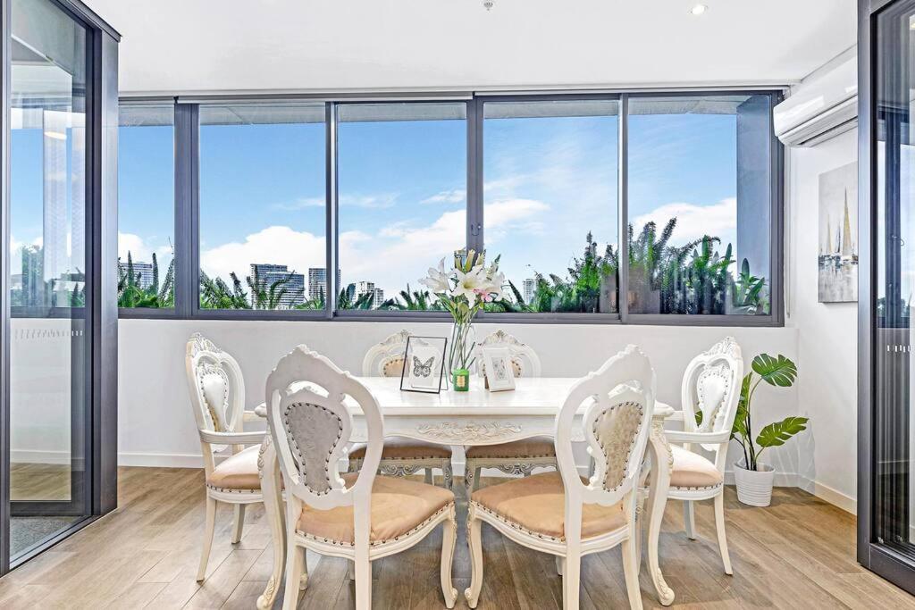 Two Beds Scenic Water&bridge View Masterpiece Holi Apartment Sydney