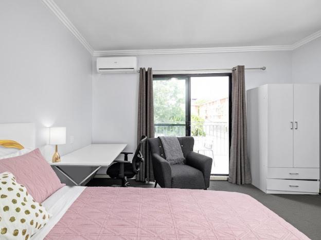 Sunny Mascot Guest house Sydney