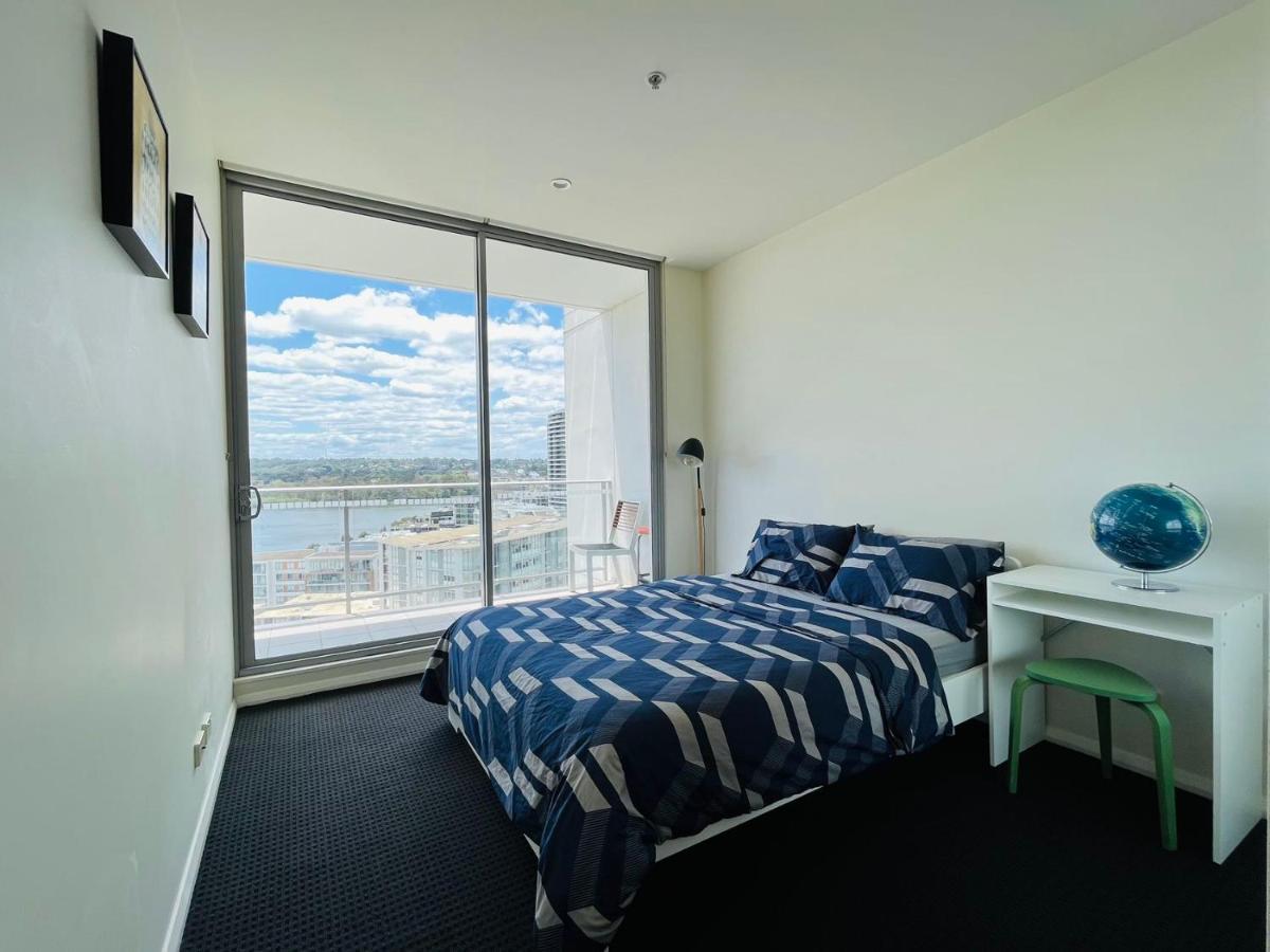 High-level Water View * Sydney