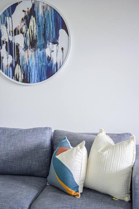 Apartment Parramatta Comfy- 2bd-free Parking -netflix-westfield