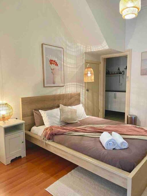 Lovely Front Studio Apartment