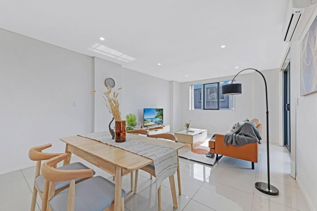 Aircabin｜carlingford｜lovely｜2 Beds Apt + Parking Apartment Sydney