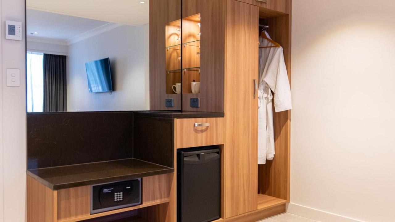 Hotel Furama Darling Harbour 4*