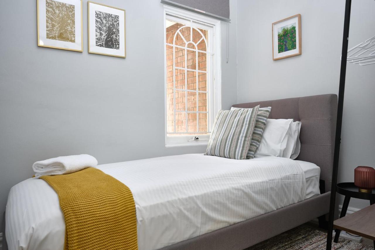 Holiday home Redfern Classic Terrace - Parking And Balcony *
