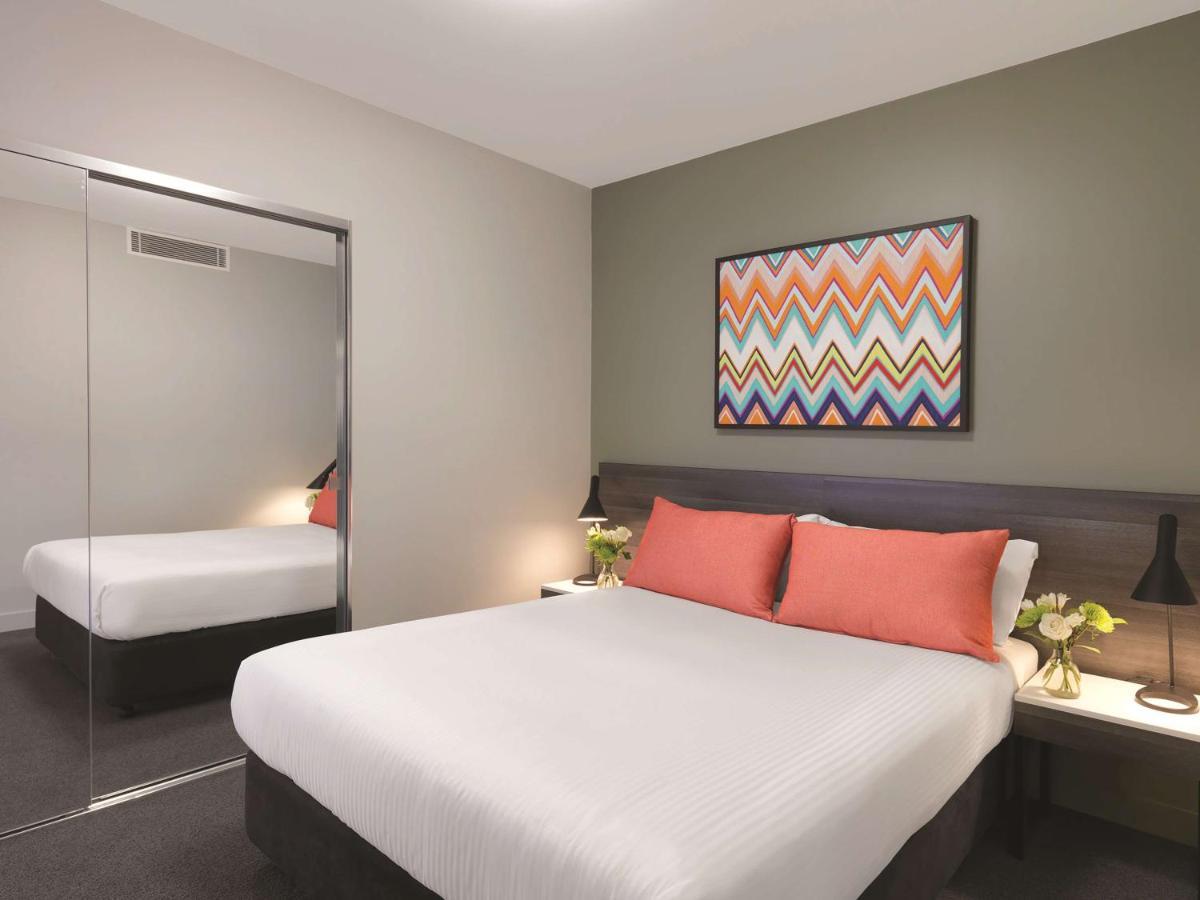 Adina Airport Aparthotel 4*