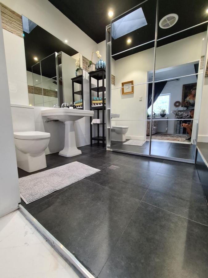 Bamboo House, Close To The & Airport & Train Station And Brighton Le Sands Holiday home Sydney