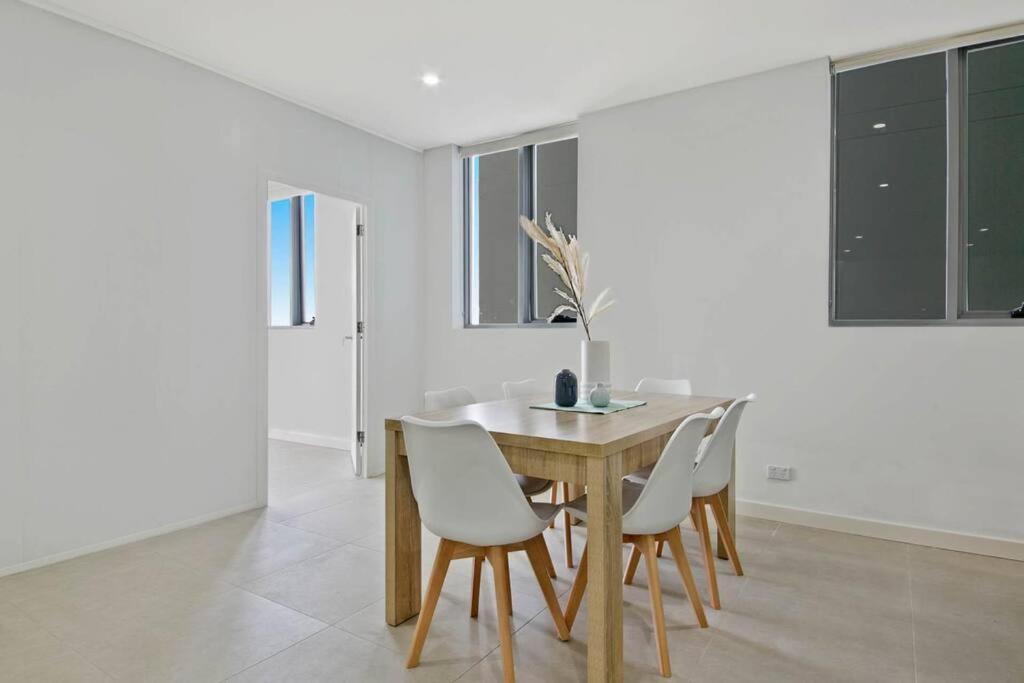 Apartment Aircabin｜mascot｜spacious & Modern｜walk To Station Sydney