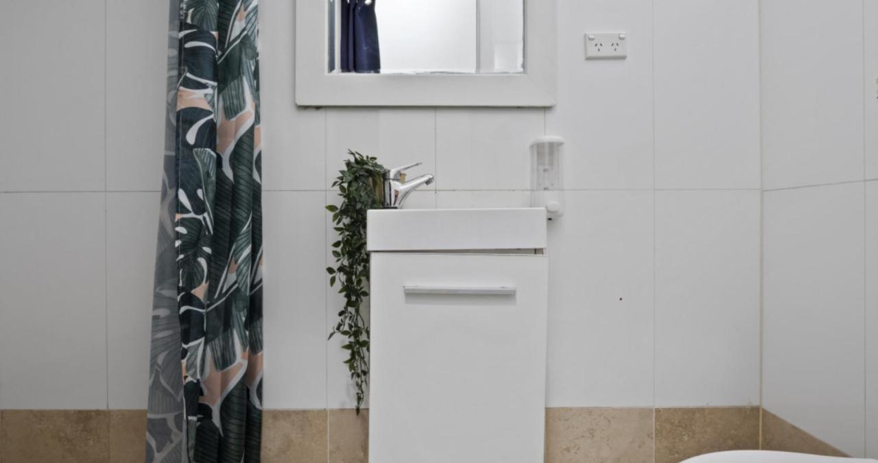 Apartment 64