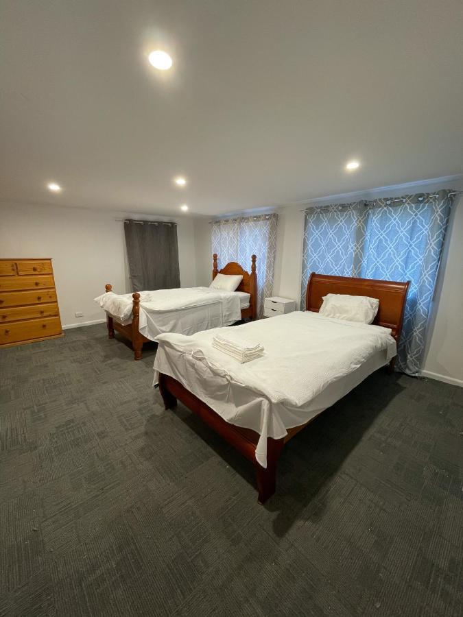 Holiday home Lcf Rosehill 3 Free Car Parking Inside G2 Sydney