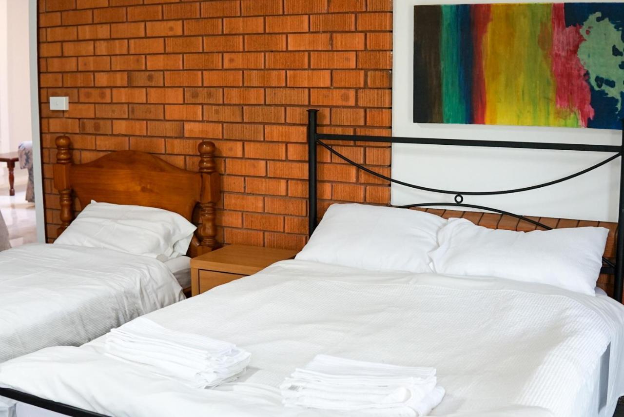 Lcf Rosehill 3 Free Car Parking Inside G2 Holiday home Sydney