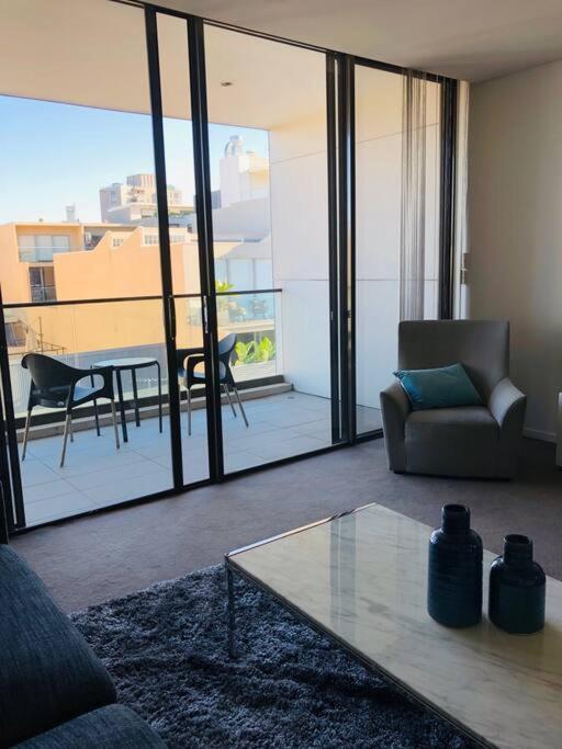 Stunning In Neutral Bay Gro17401 Apartment