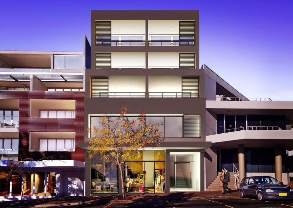 Stunning In Neutral Bay Gro17401 * Sydney
