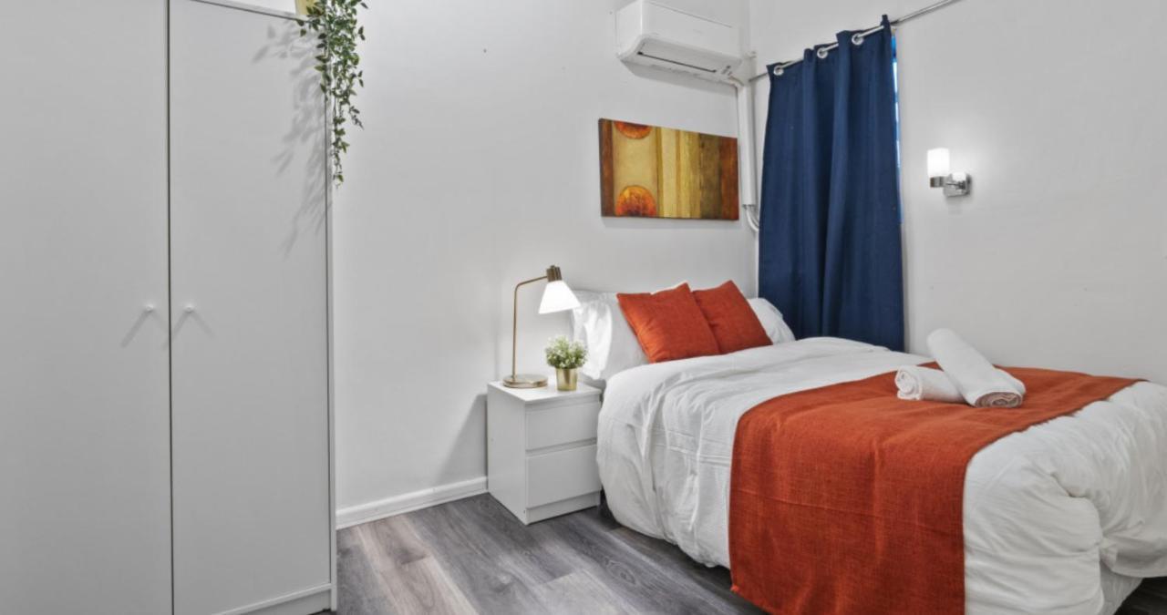 64 Apartment *