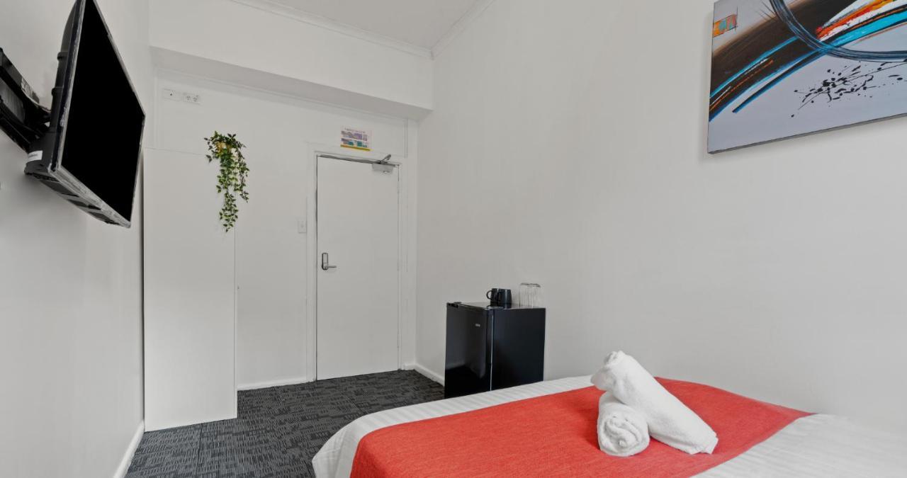 Apartment 64