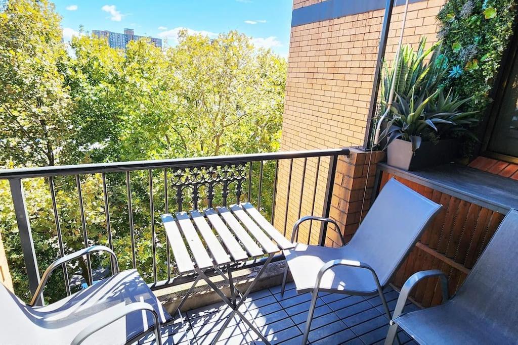 Impressive Centrally Located Penthouse Apartment Sydney