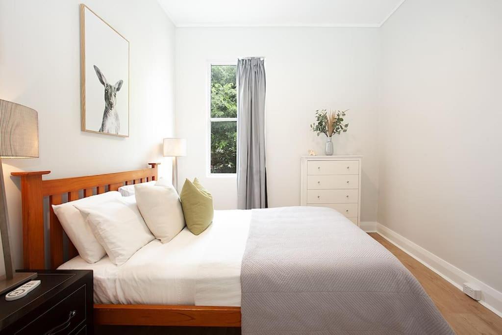 Large 4 Bed Beachside Haven 50m To Bondi Apartment Sydney