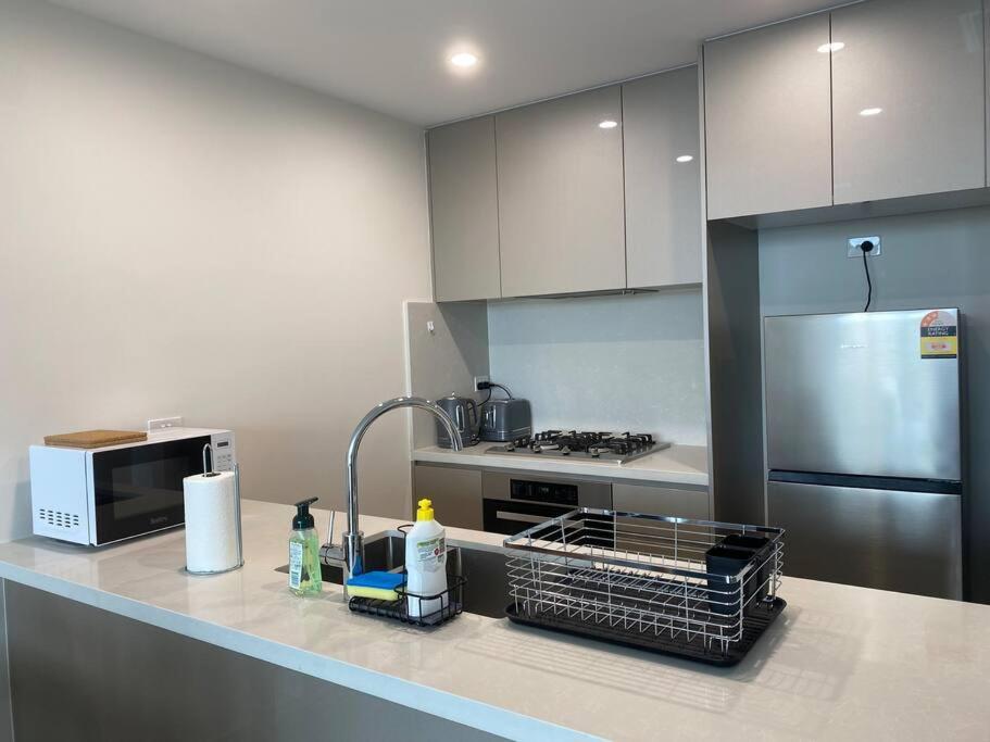 Closest Apt To Mq Center * Sydney